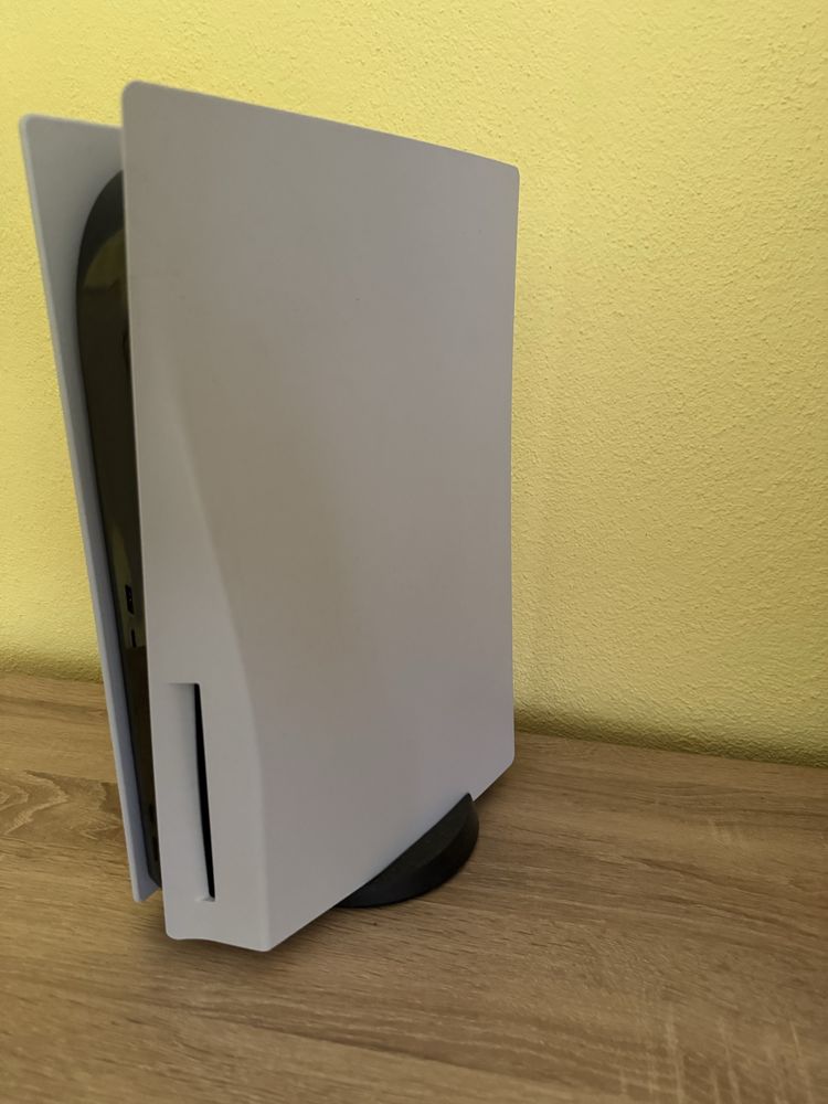 Конзола PlayStation 5, 1TB SSD + игра Marvel Spider-Man 2 и още игри +