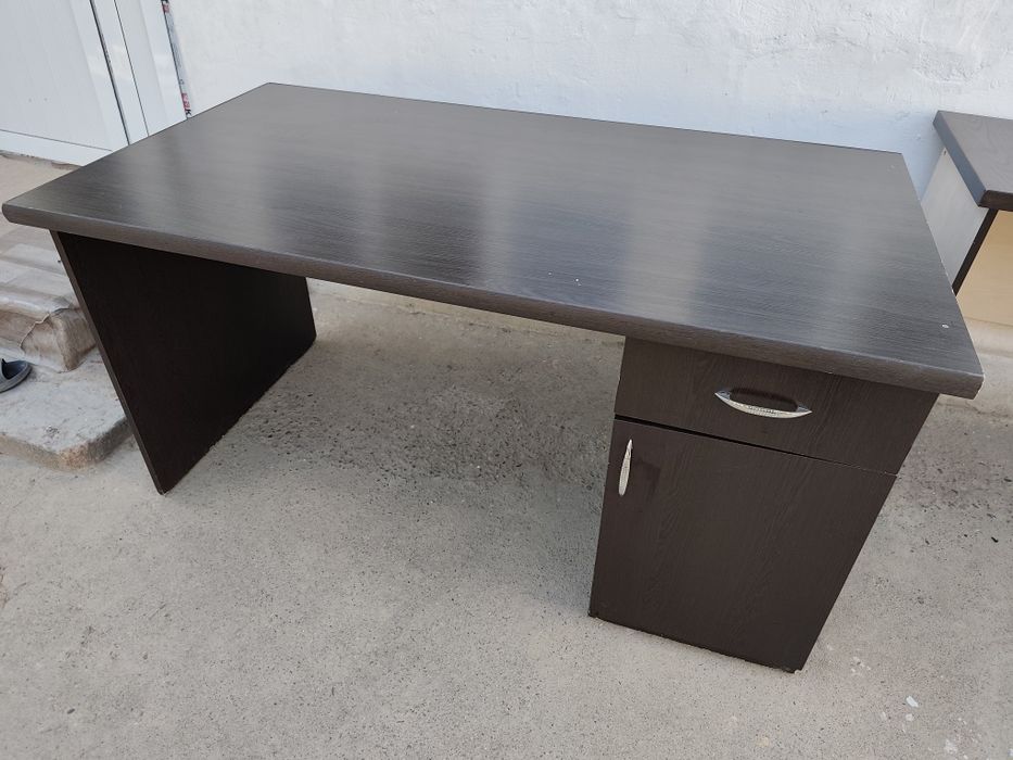 Письменный стол компьютерный стол дарс ун стол