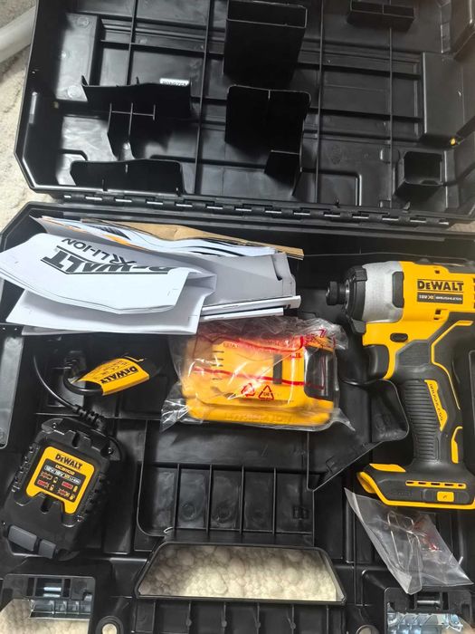 DeWalt Mașină de găurit și înșurubat cu impact 190 NM noua originala