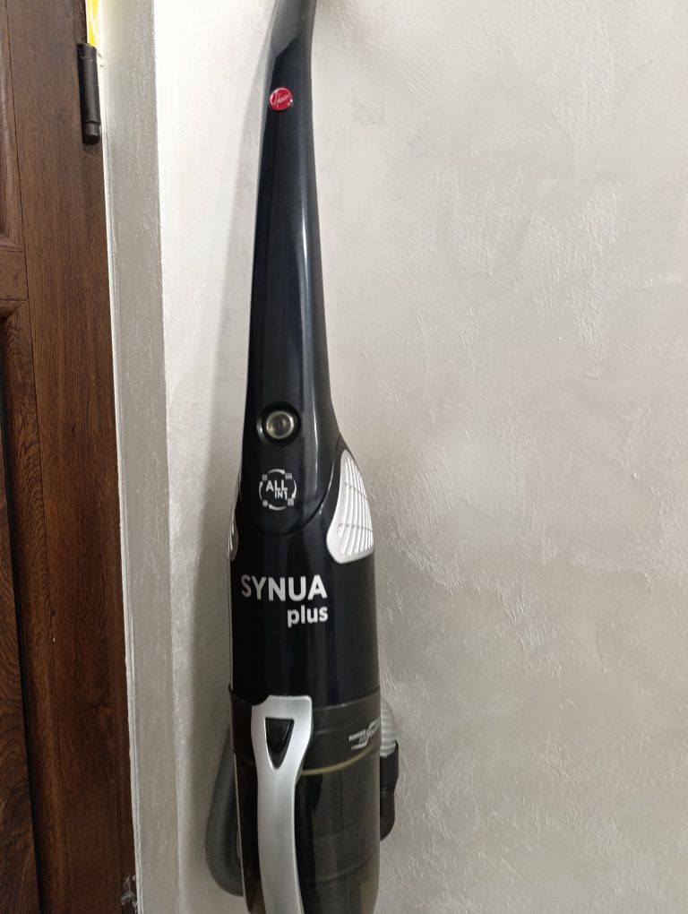 Вертикална прахосукачка циклон Hoover