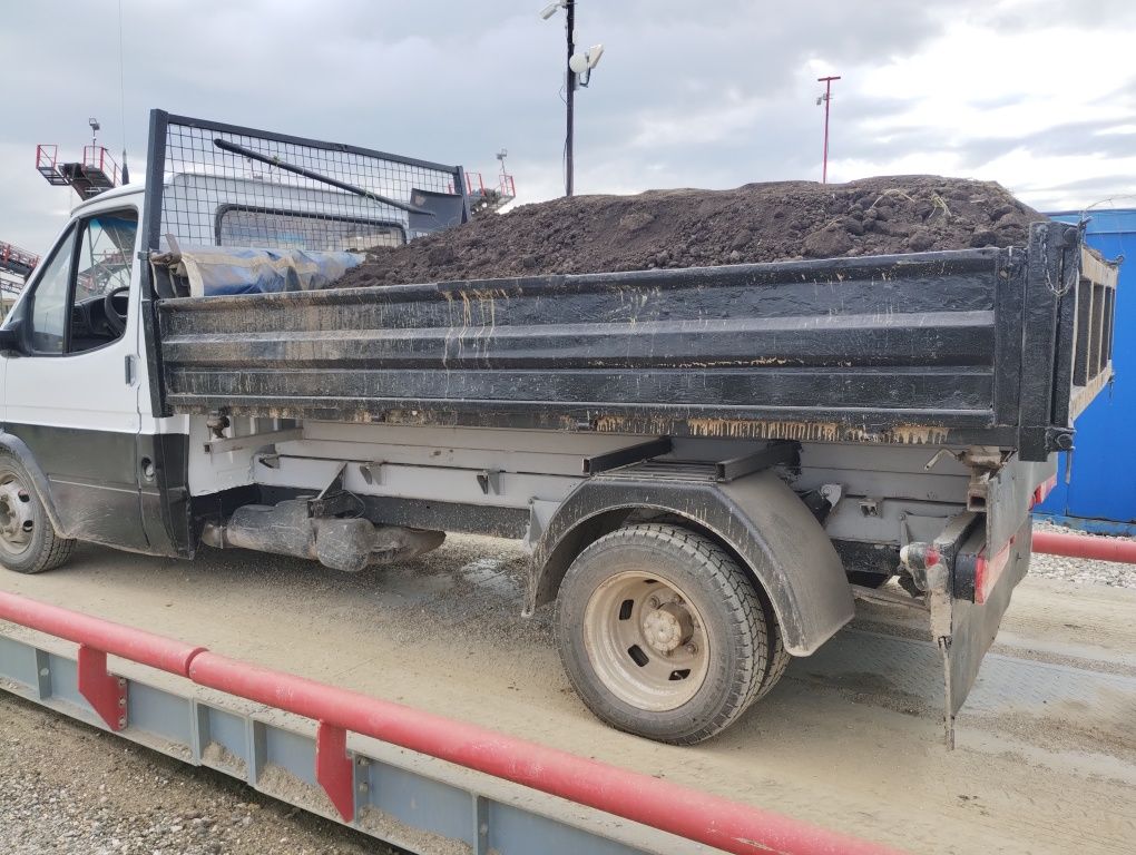 Transport Basculabil Trei Părți