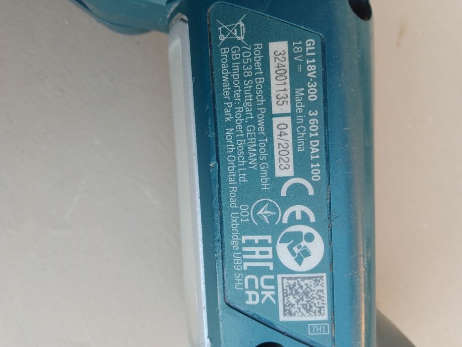 Bosch GLI 18V-300-акумолаторен лед фенер