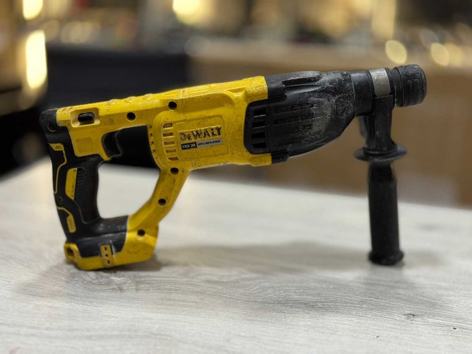 Акумулаторен перфоратор DEWALT DCH133 / без батерия и зарядно