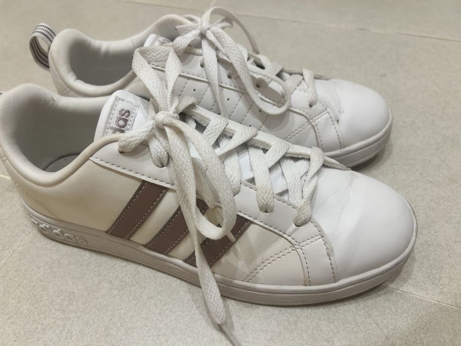 Нежни дамски кецове Adidadas в отлично състояние