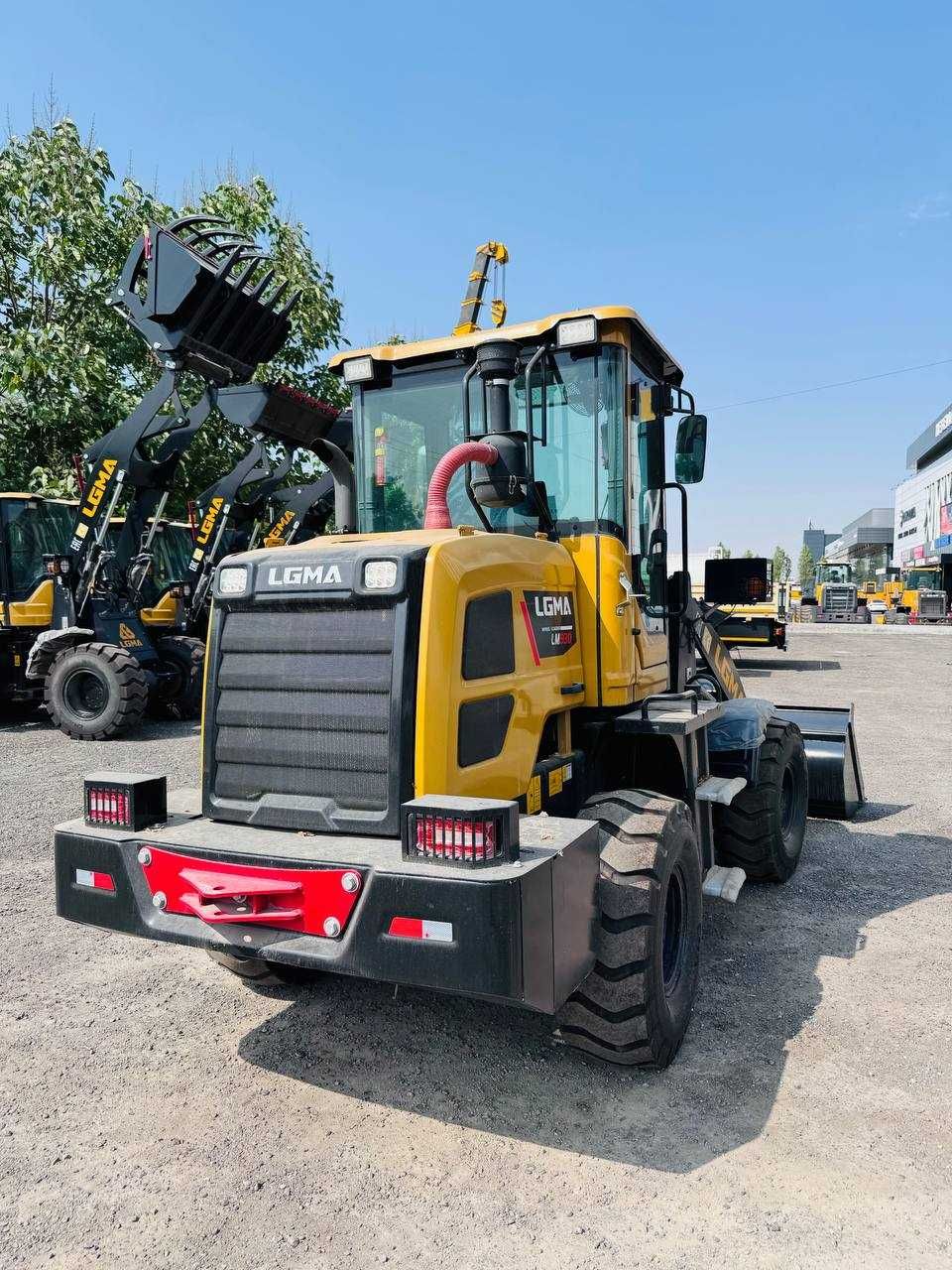 Фронтал погрузчик LM 930 Lugong Нактга