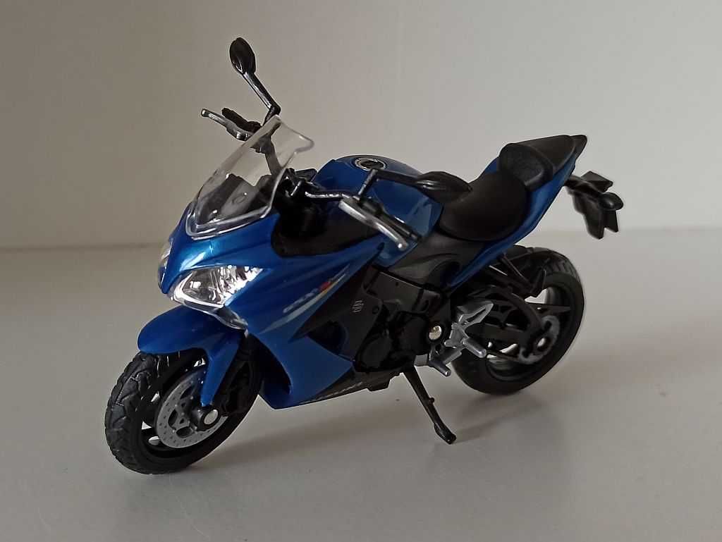 Macheta motocicleta Suzuki GSX-S1000F 2017 albastru - Welly 1/18
