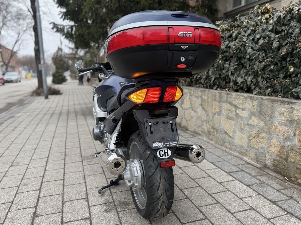 Yamaha FJR 1300 street fighter