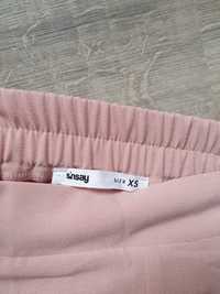Pantaloni roz pudrat