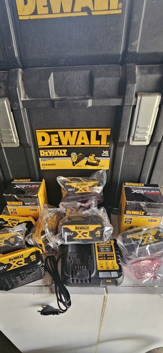 Încărcătoare si acumulatori Dewalt