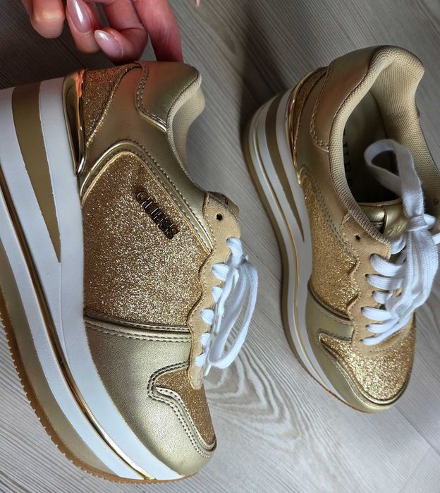 Сникърси Маратонки Guess , златист, 36