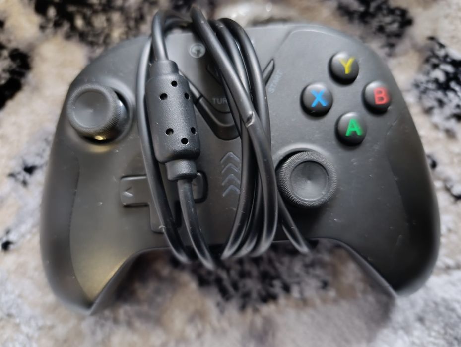 Vând ps 3 e in stare buna