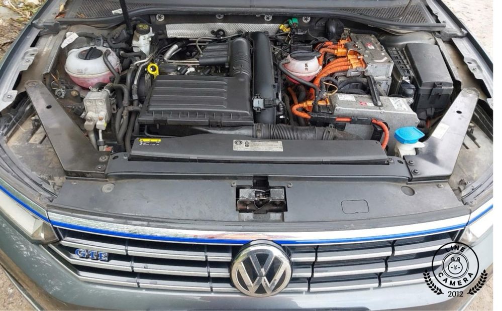 На части Vw Passat GTE Plug-In-Hybrid 1.4 TSI автомат седан