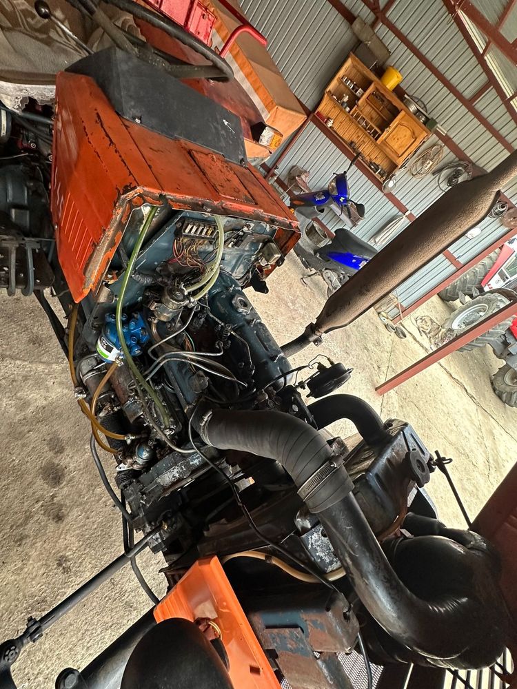 Vand tractor UTB 445