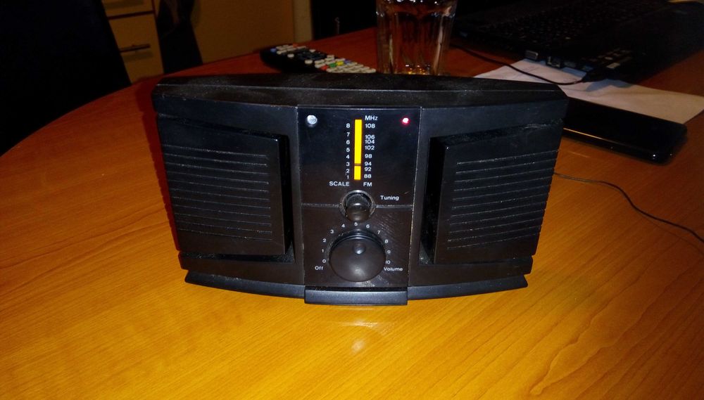 Радиоприемник черен - транзистор на FM вълни стерео