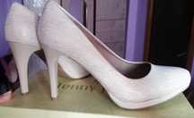 Pantofi cu toc bej
