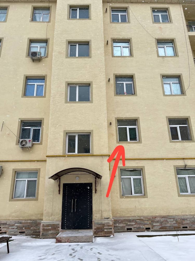 Продается однакомнатная квартира в центре города Замина