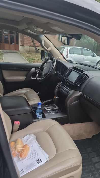 Vând Toyota Land Cruiser V8