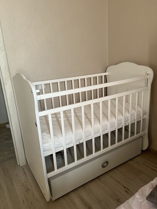 Продам детскую кроватку