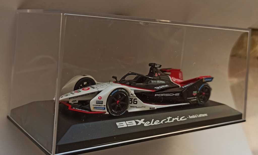 Macheta Porsche 99X electric Lotterer Formula E 2019 - Minichamps 1/43