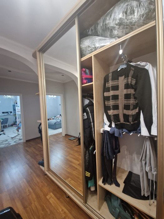 Шкаф в прихожую, в хорошо состоянии