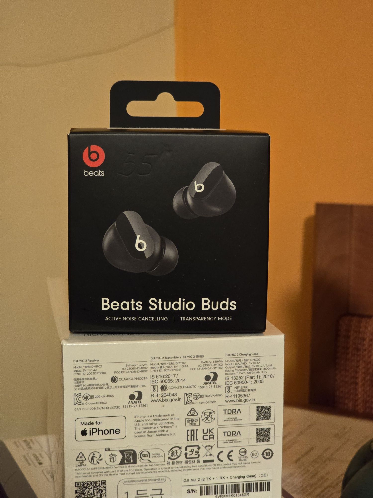 Слушалки Beats Studio Buds "active noise canceling- TRANSPARENCY MODE"