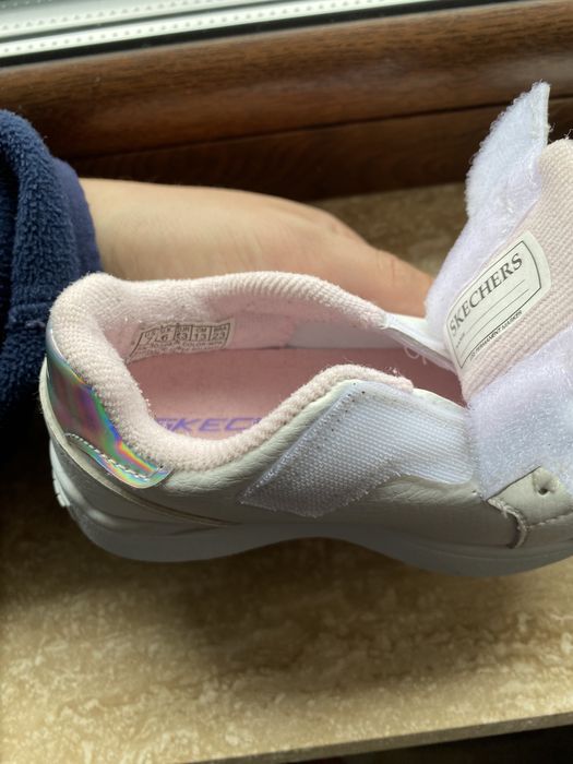 Adidasi Skechers marimea 23