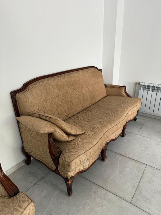 Диван и два кресла