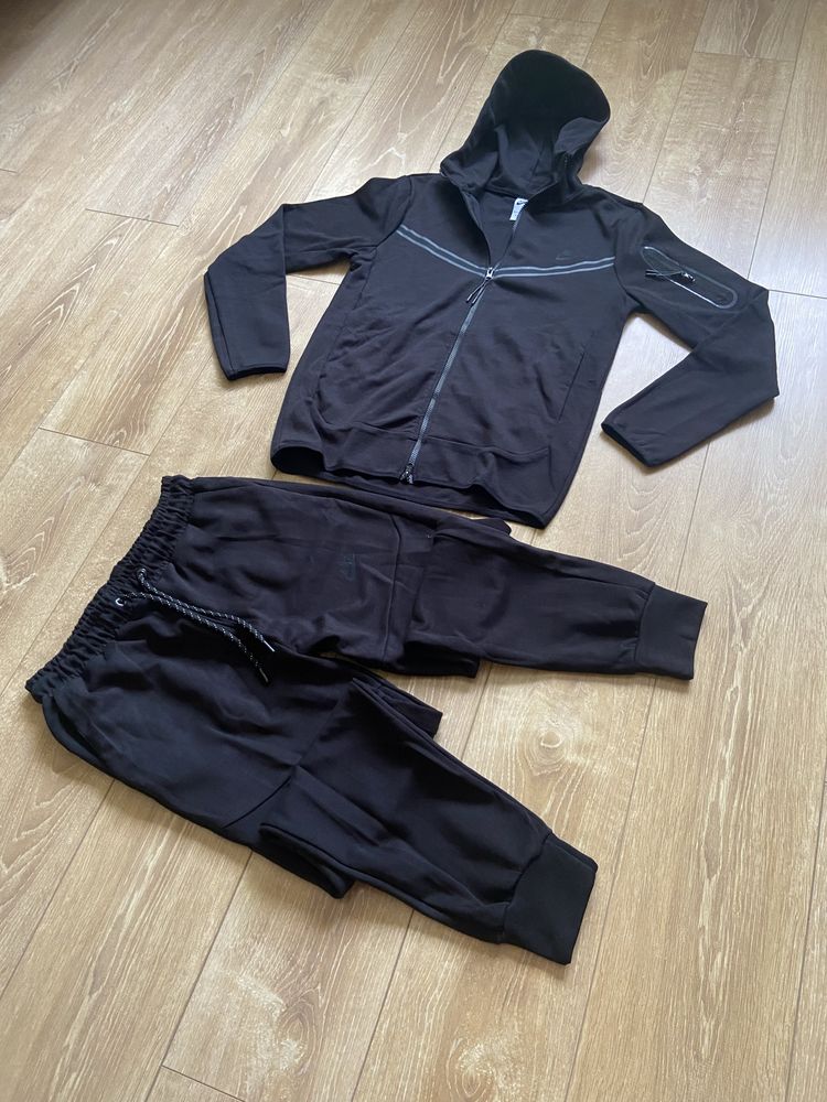 Trening Tech Fleece Nike marimea S, XL, XXL