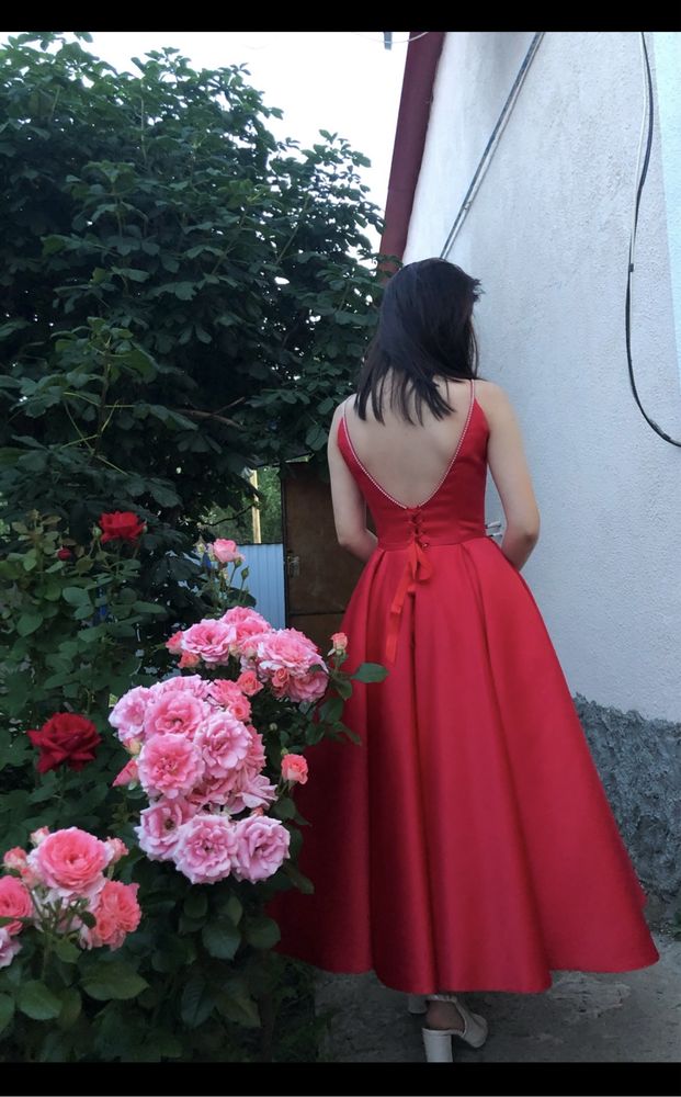 Платье на выпускной вечер/ свадьбу
