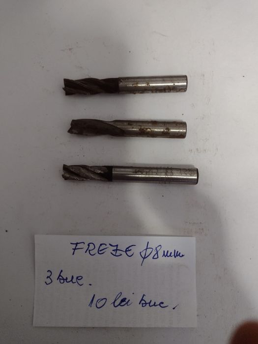 Freze și cuțite strung