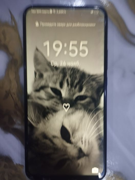 HUAWEI P SMART  б/у может за батареи телефон отключается.