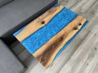 Masa din lemn de nuc si rasina albastra