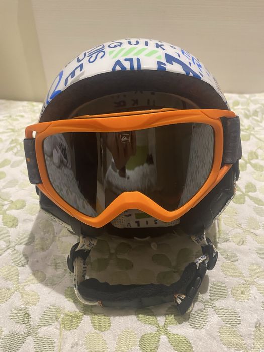 Комплект детска каска и ски очила