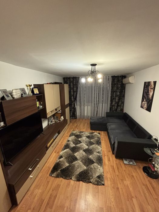Vând apartament cu 3 camere, decomandat, Amaradia, langa Energetic