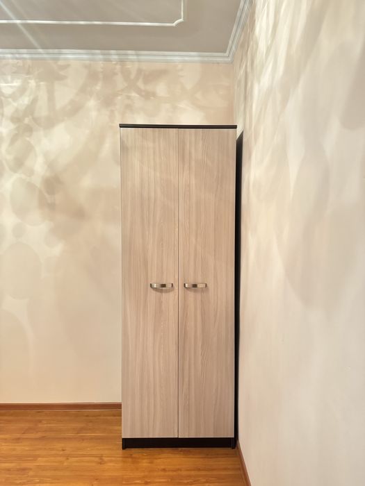 Продаю шкаф для одежды + Подарок!