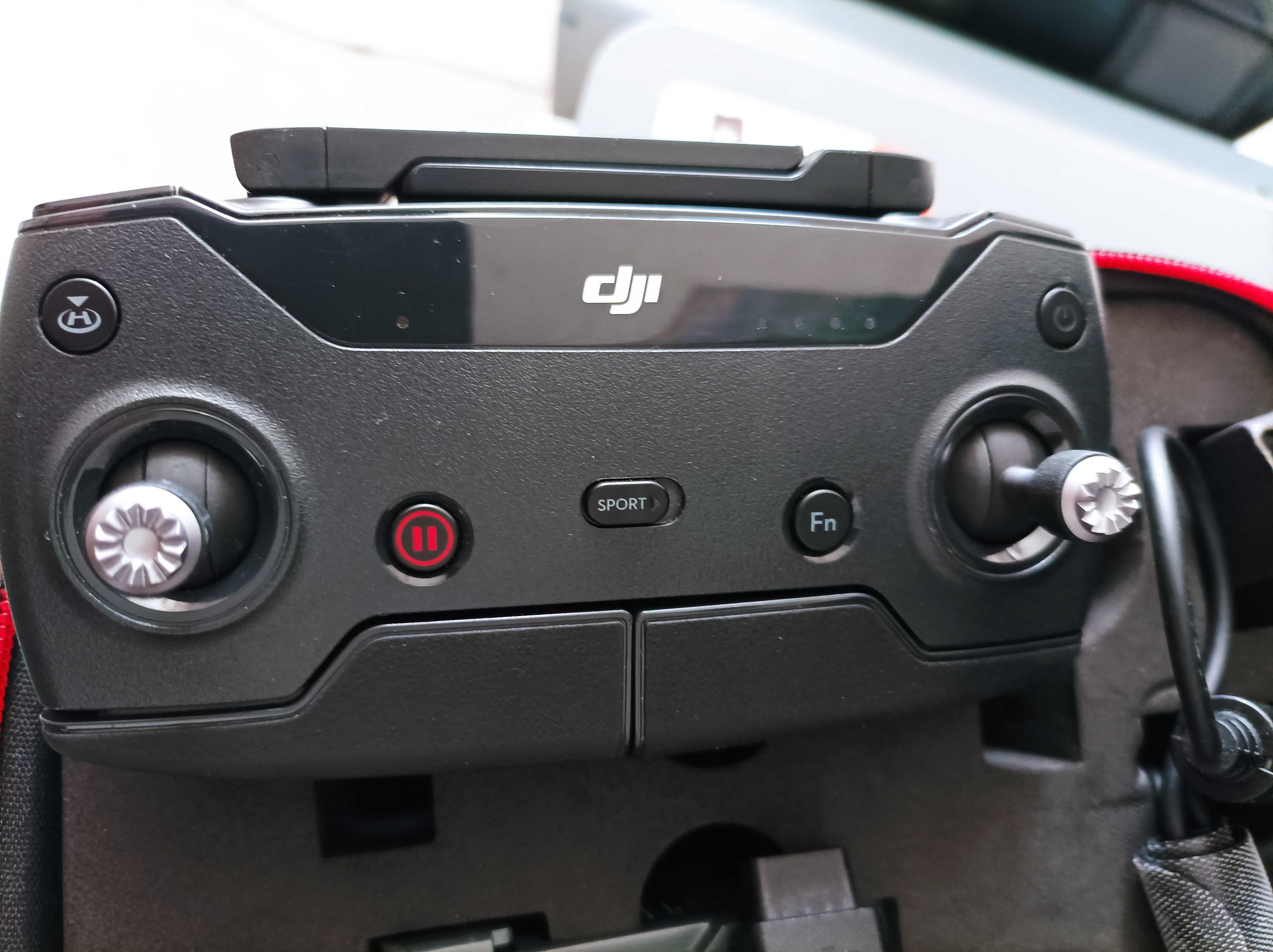 Дрон dji spark с дистанционно и две батерии