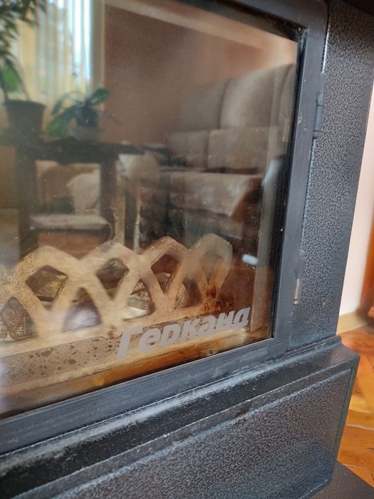 Продавам чугунена камина