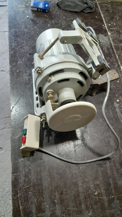 Мотор для швейной машинки новый  универсальный