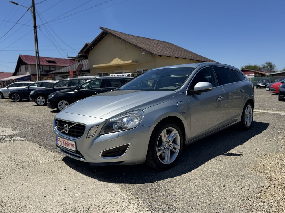 Volvo V60 D6 Awd 2.4 Plug in hybrid **Editie limitata** Rate / avans0*