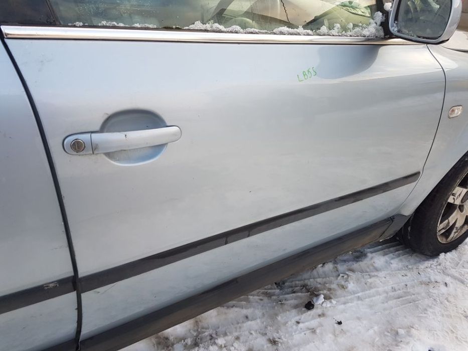 Usa / Portiera Dreapta Fata VW Passat B5.5 Break / Variant 2000 - 2005 Cod Culoare LB5S