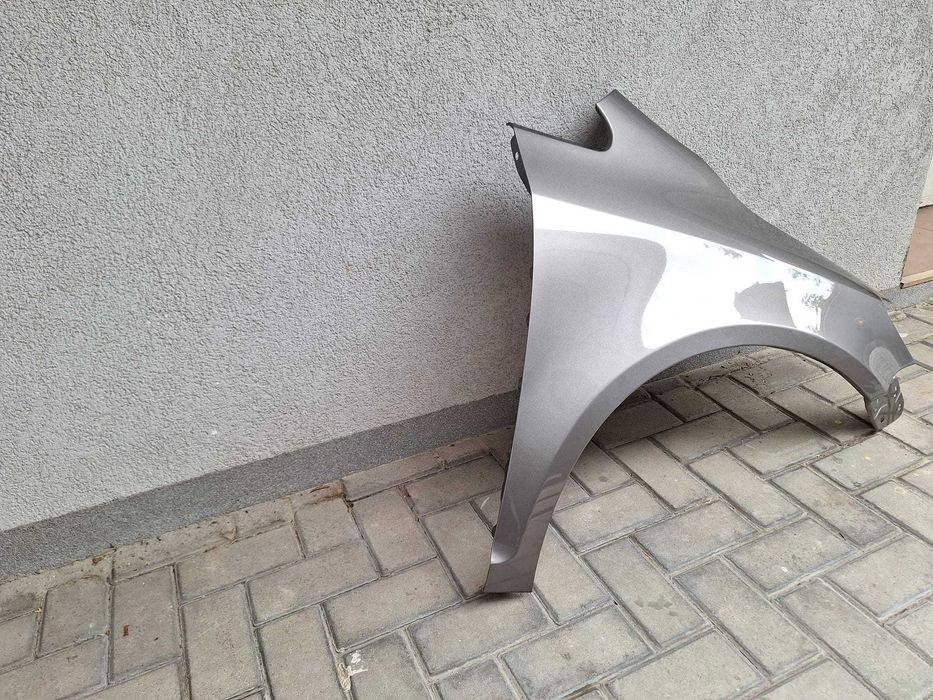 Aripa Fata Dreapta VW Golf 5 V Plus 2005-2009 Vopsita Maro