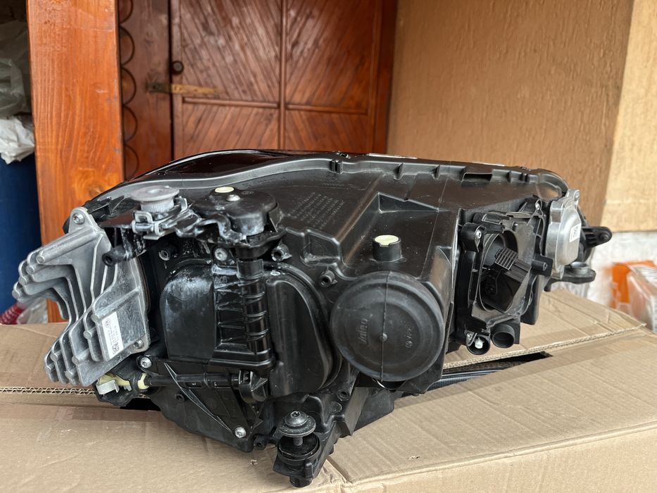 Фар за VW SPORTSVAN FULL LED оборудван!