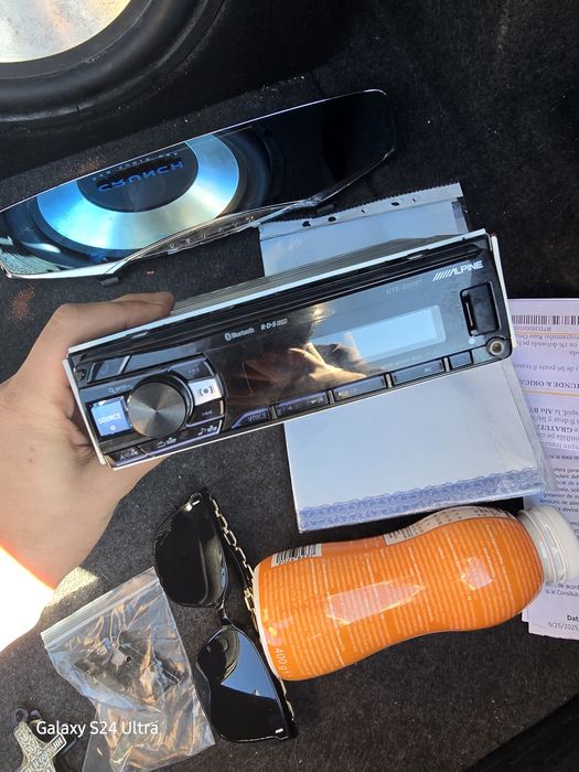 Vând casetofon alpine