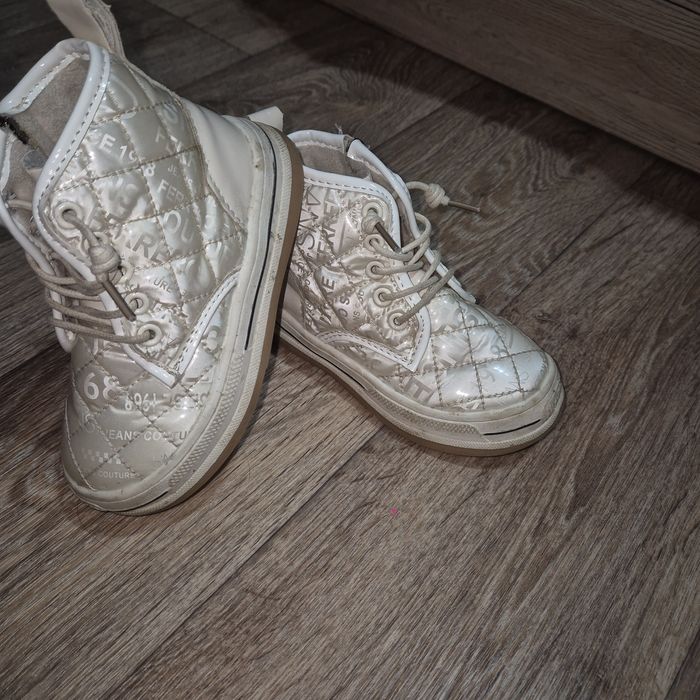 Продам ботинки детские весна осень