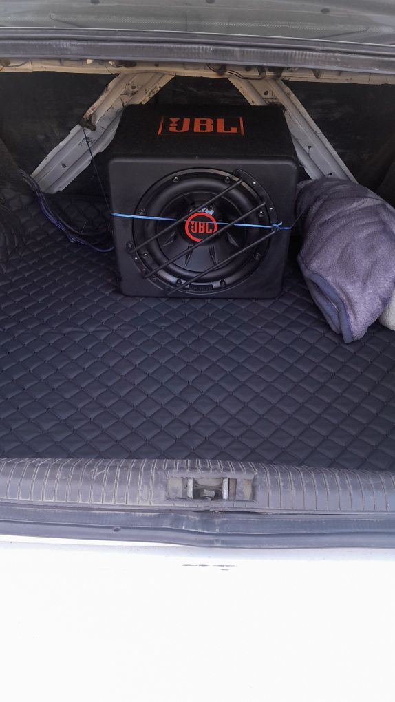 JBL sabwoofer yangi