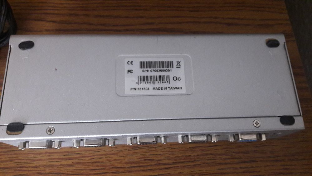 KVM Switch PS/2-USB VGA cu 4 porturi