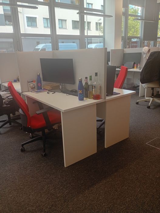 Birouri și scaune pe roți