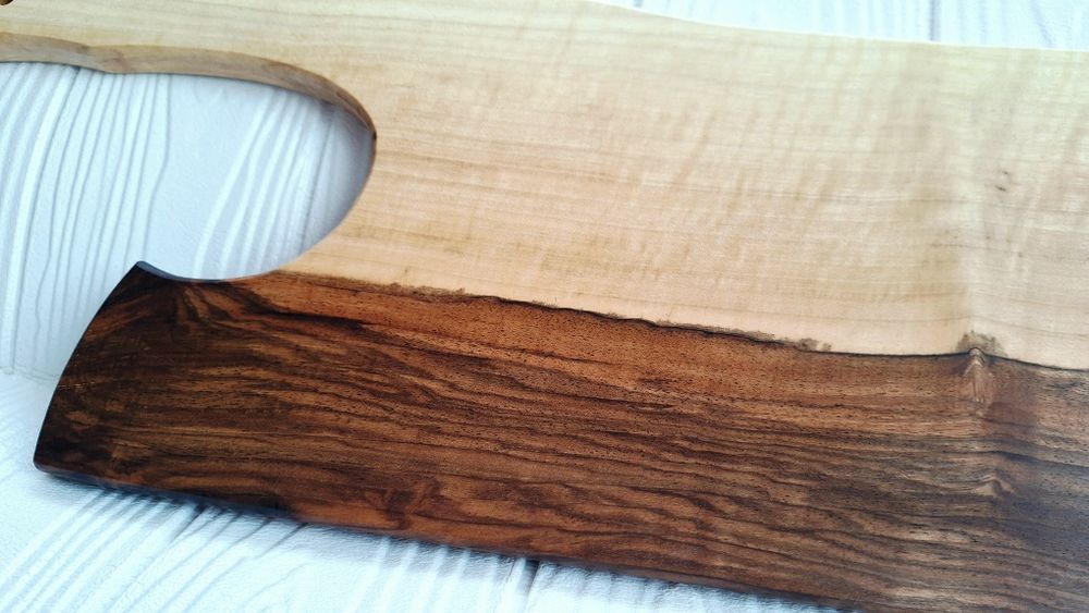 Плата за рязане и сервиране на мезета дъски от орех