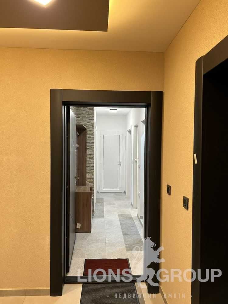 Дава се под наем Тристаен апартамент в Варна, Победа - 82 кв.м за 816 € - Снимка #9