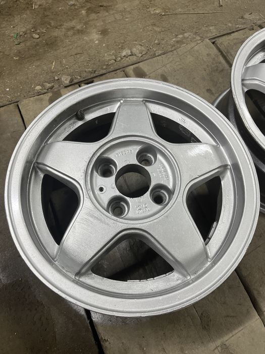 Продам литые диски.